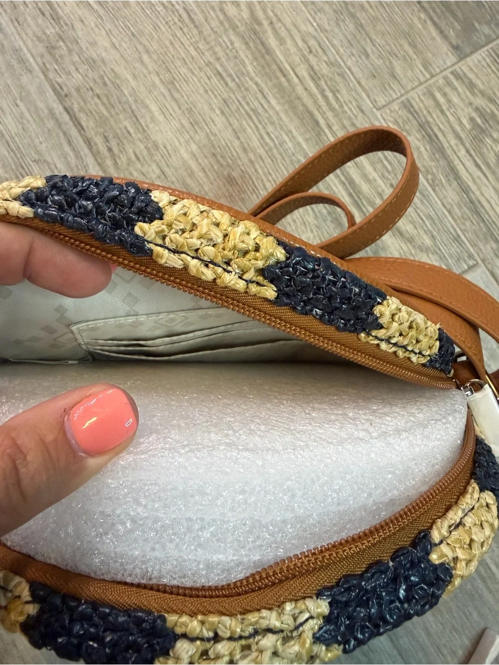 Thirty-One Jewell Round About Straw Crossbody and Cosmetic Bag Matching Set Navy